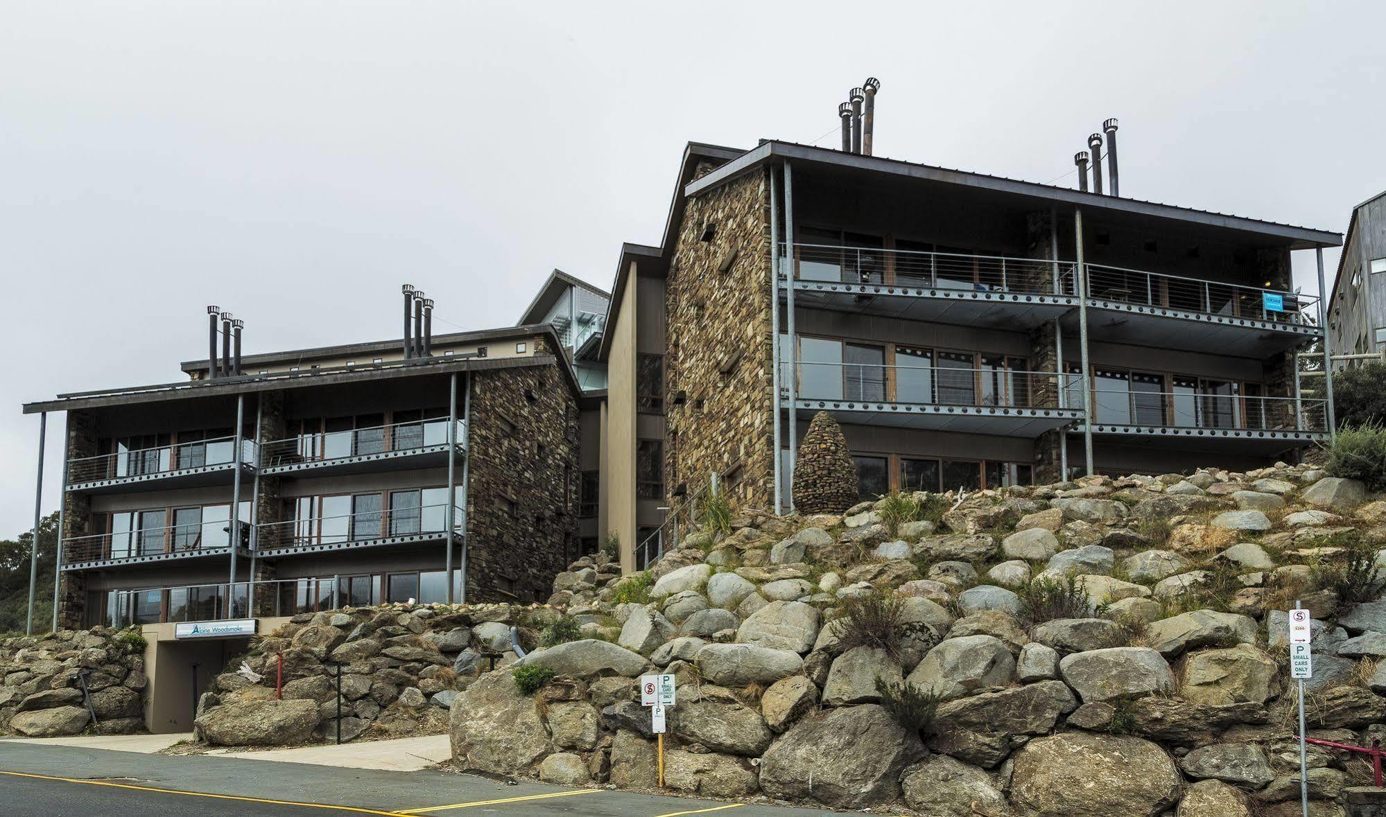 Alpine Woodsmoke Apartments Falls Creek Exteriör bild